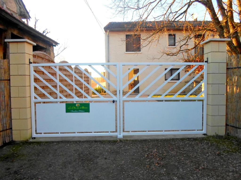 Chambres D'Hotes Le Clos Du Murier Villefranche-de-Rouergue Szoba fotó